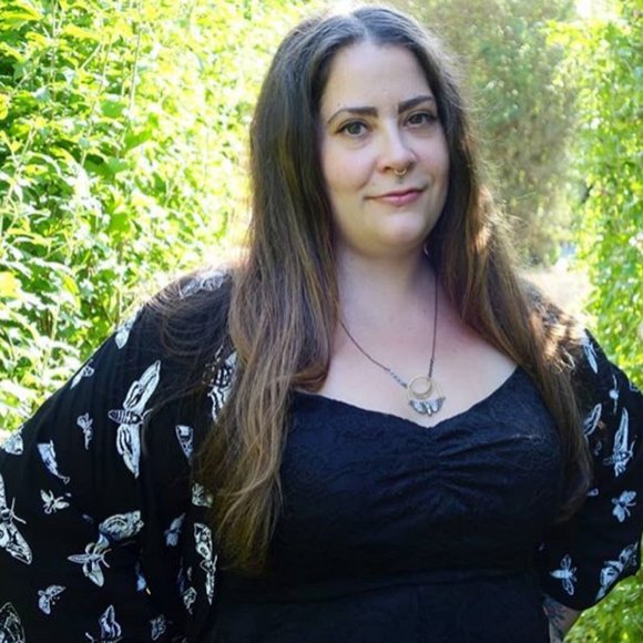 Meet your Posher, Heather - Picture 2 of 3